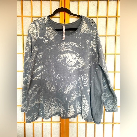 Magnolia Pearl Tops - Magnolia Pearl Freedom of Conscience Ozzy gray Long Sleeve Tee